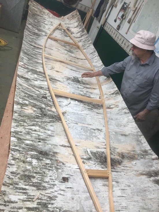 Kayarchy - building a birchbark canoe